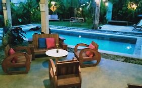 Omah Kulon Cabins And Pool